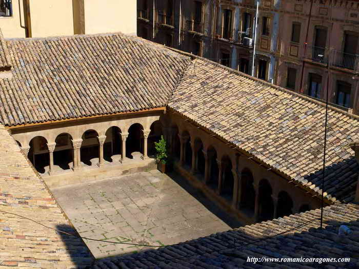 CLAUSTRO EN VISTA ELEVADA